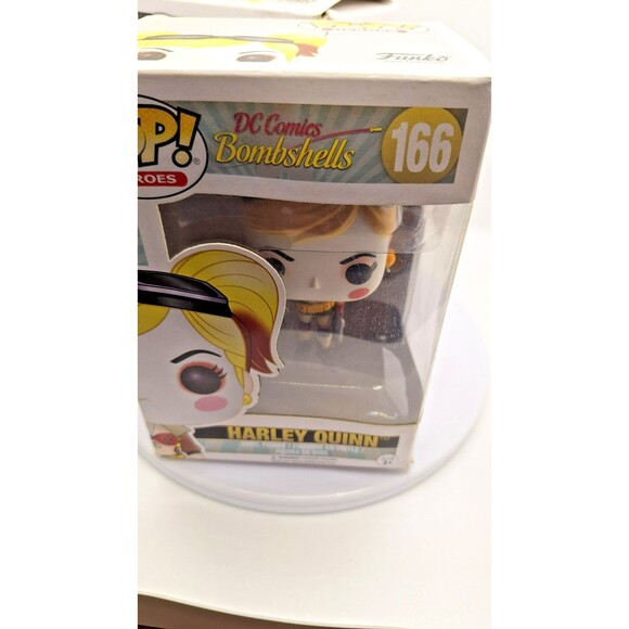 Funko Pop Heroes #166 DC Comics Bombshells Harley‎ Quinn  and Batman #54 - Picture 11 of 11
